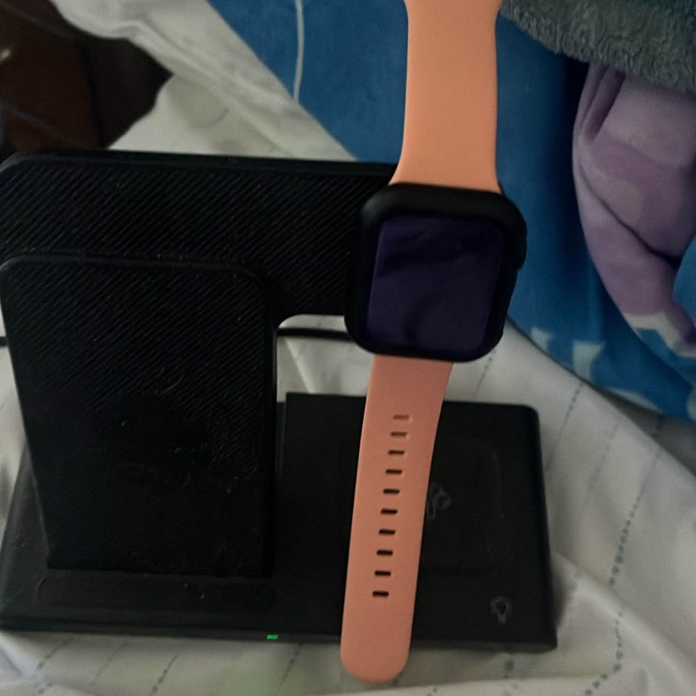 I’m selling this Apple Watch SE